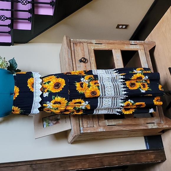 Altar'd State Sunflower Dress - SZ XS - Picture 6 of 7